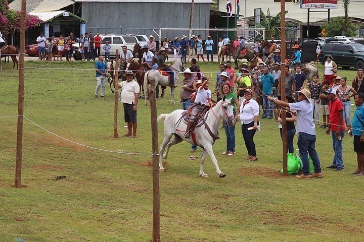 Costa Rica rodeo: Photo taken by travel author Steve Page