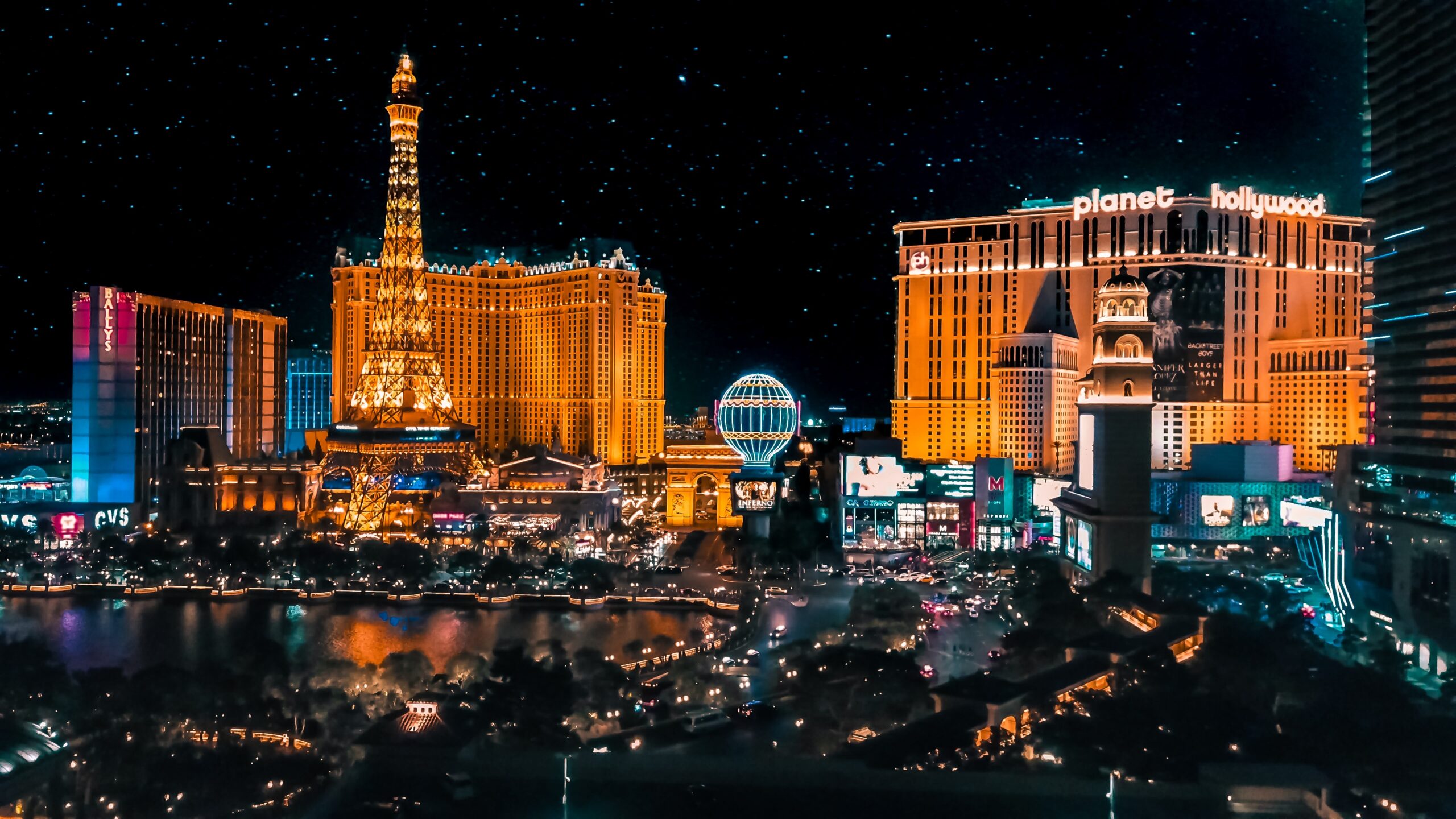 Las Vegas Stip Eiffel Tower: Photo by Ameer Basheer on Unsplash