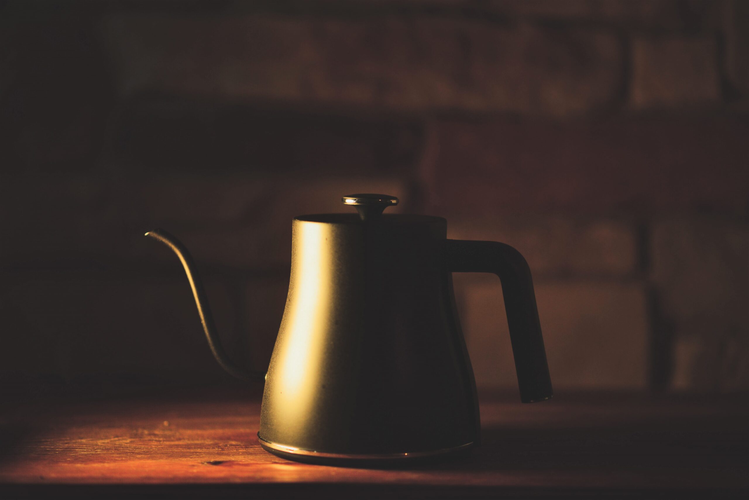 Electric Kettle: Photo by Lawrence Aritao on Unsplash