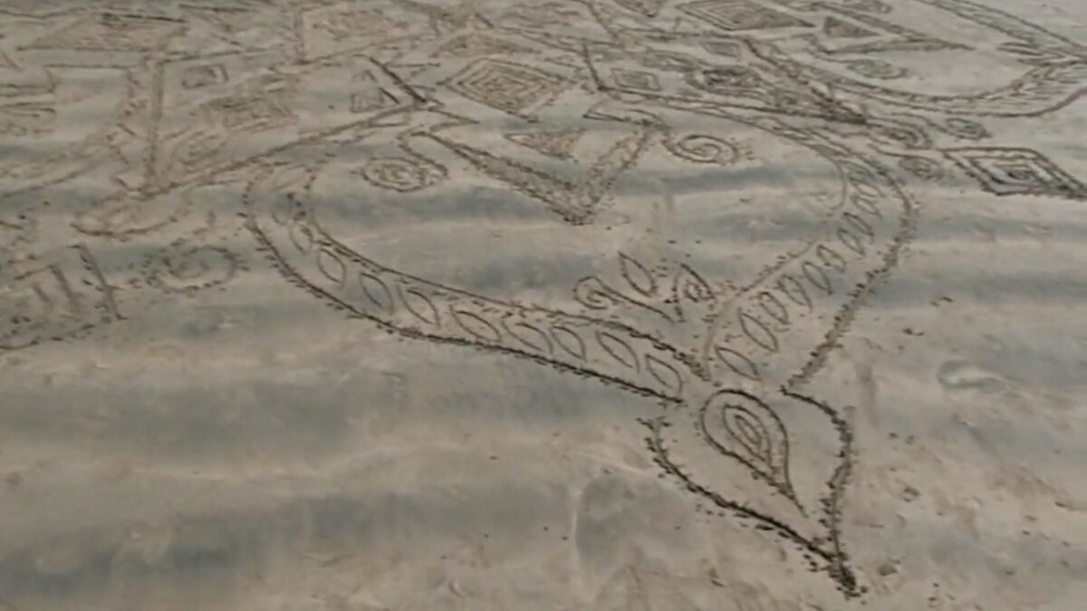 Mesmerizing Sand Art on Tamarindo Beach: A Breathtaking Display